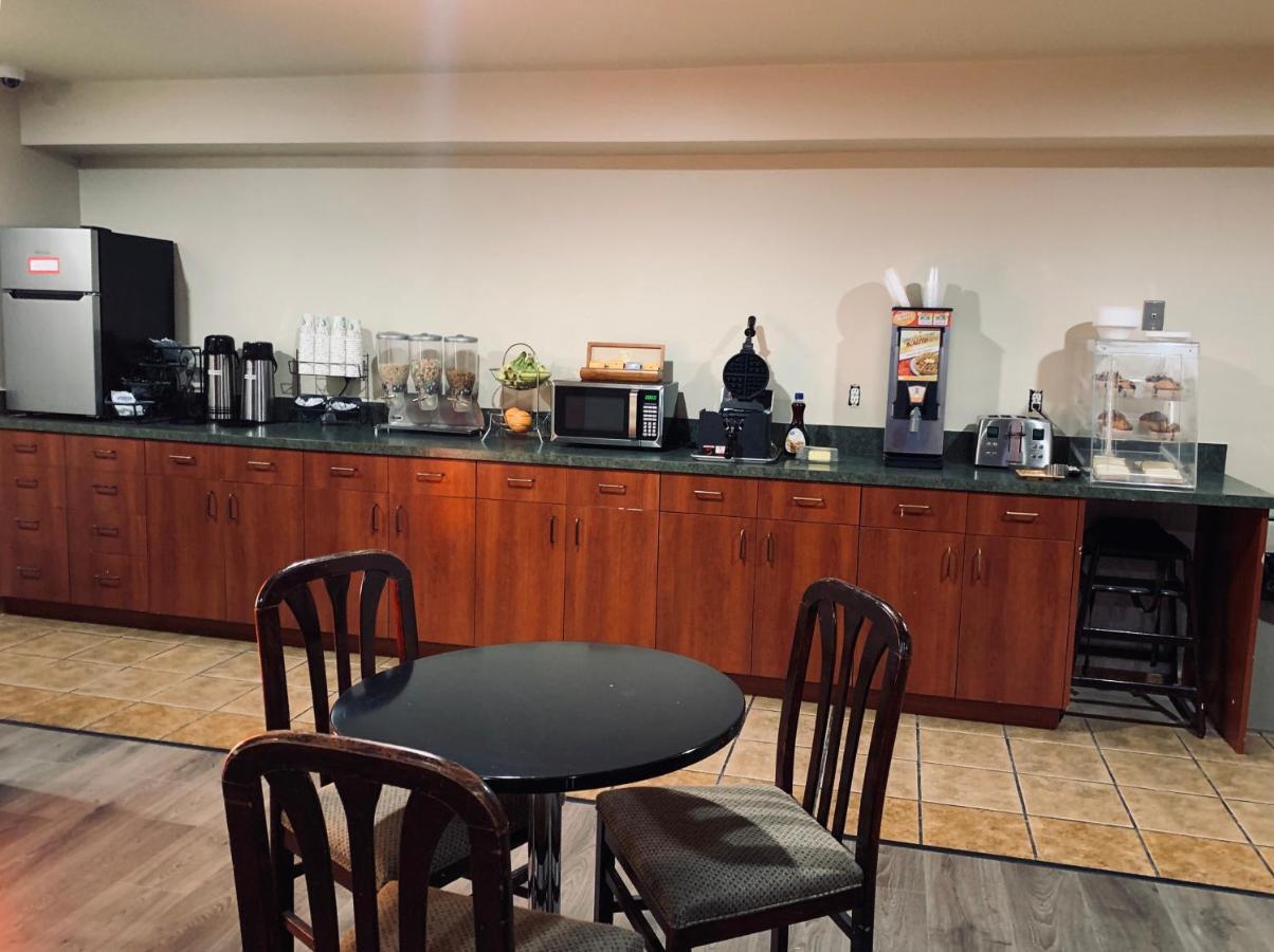 Econo Lodge Toppenish Екстериор снимка