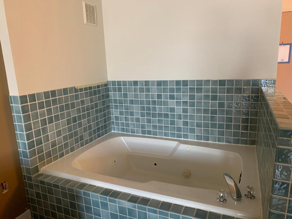 Econo Lodge Toppenish Екстериор снимка